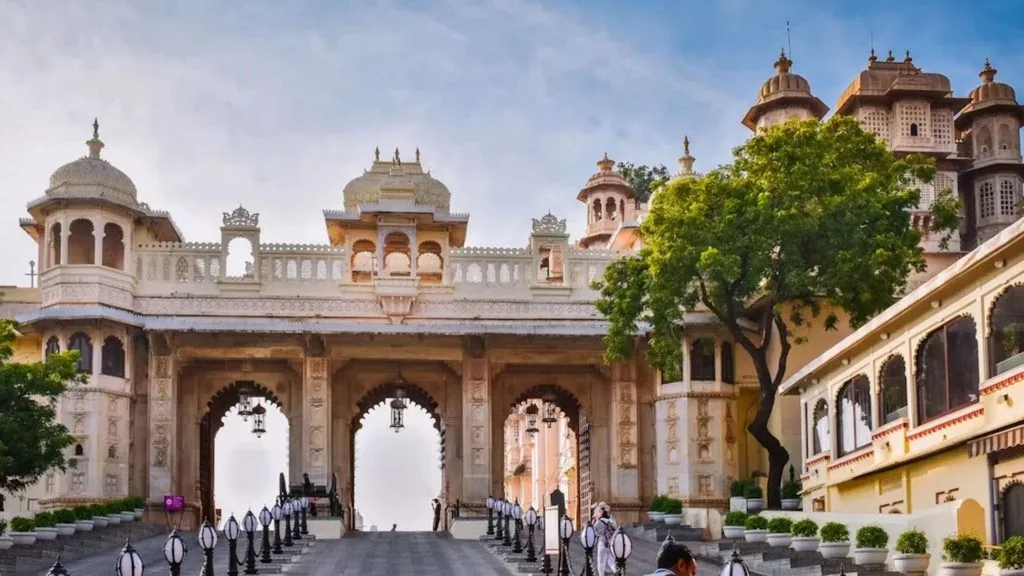 Places to Visit in India by Train from Delhi Places to Visit in India by Train from Delhi