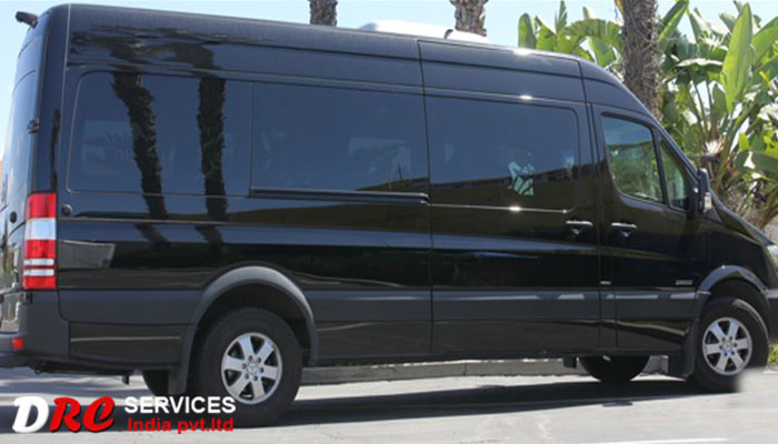 luxury tempo traveller on rent in mumbai