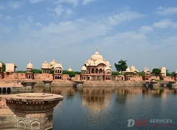 Delhi to Mathura Tempo Traveller
