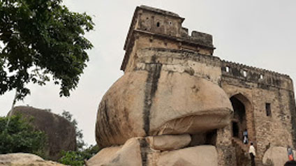 9 seater tempo traveller hire in Balancing Rock