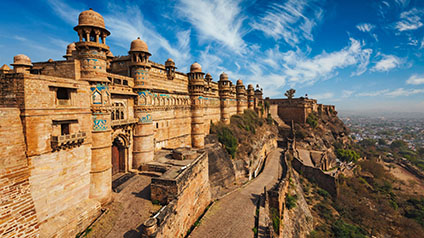 9 seater tempo traveller hire in Gwalior Fort