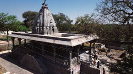 9 seater tempo traveller hire in Kal Bhairav Temple
