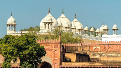 9 seater tempo traveller hire in Moti Masjid