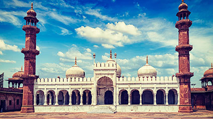 9 seater tempo traveller hire in Moti Masjid