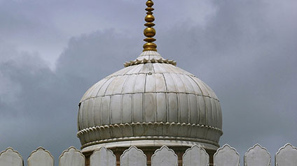 9 seater tempo traveller hire in Moti Masjid
