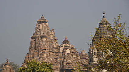9 seater tempo traveller hire in Nandi Temple Khajuraho
