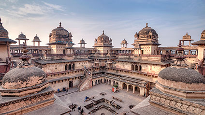 9 seater tempo traveller hire in Orchha Fort Complex