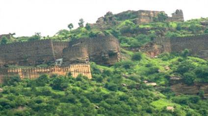 9 seater tempo traveller hire in rajasthan