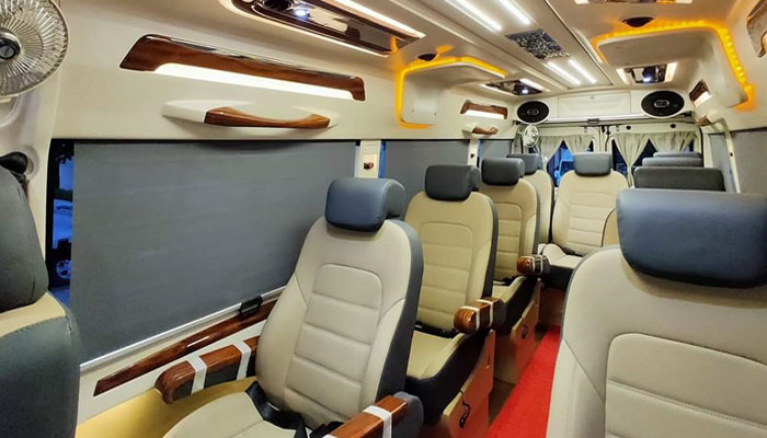 10 seater tempo traveller hire in delhi